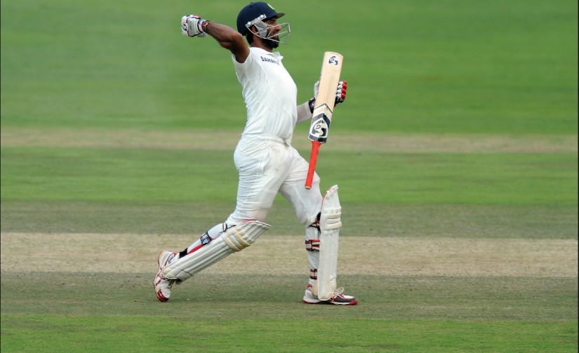 भारतीय बल्लेबाज़ चेतेश्वर पुजारा टेस्ट मैच में बल्लेबाज़ी करते हुए